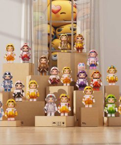 POP MART - MEGA SPACE MOLLY 100% × emoji™ Series